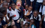 Ed Sheeran si commuove in Africa e compie un atto di estrema generosità